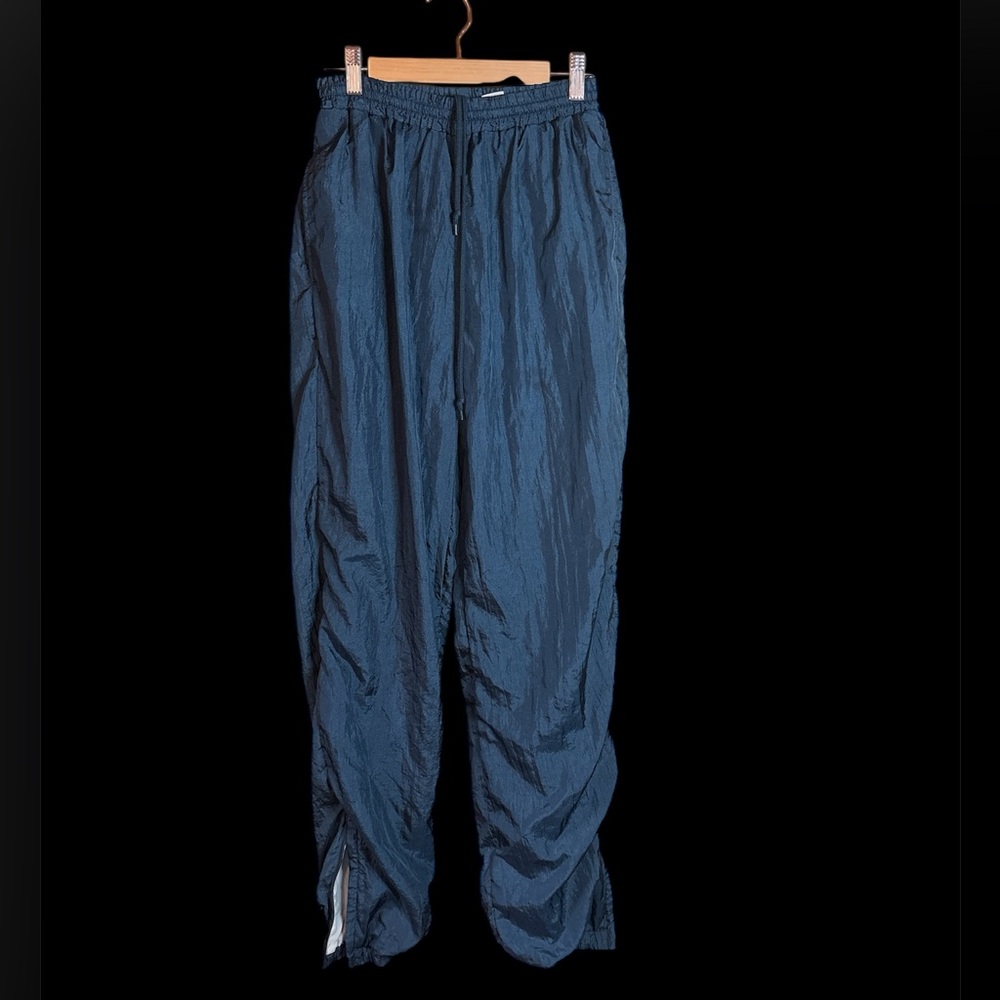 Vintage blue wind breaker pants lined zipper pockets scrunch zip hem medium